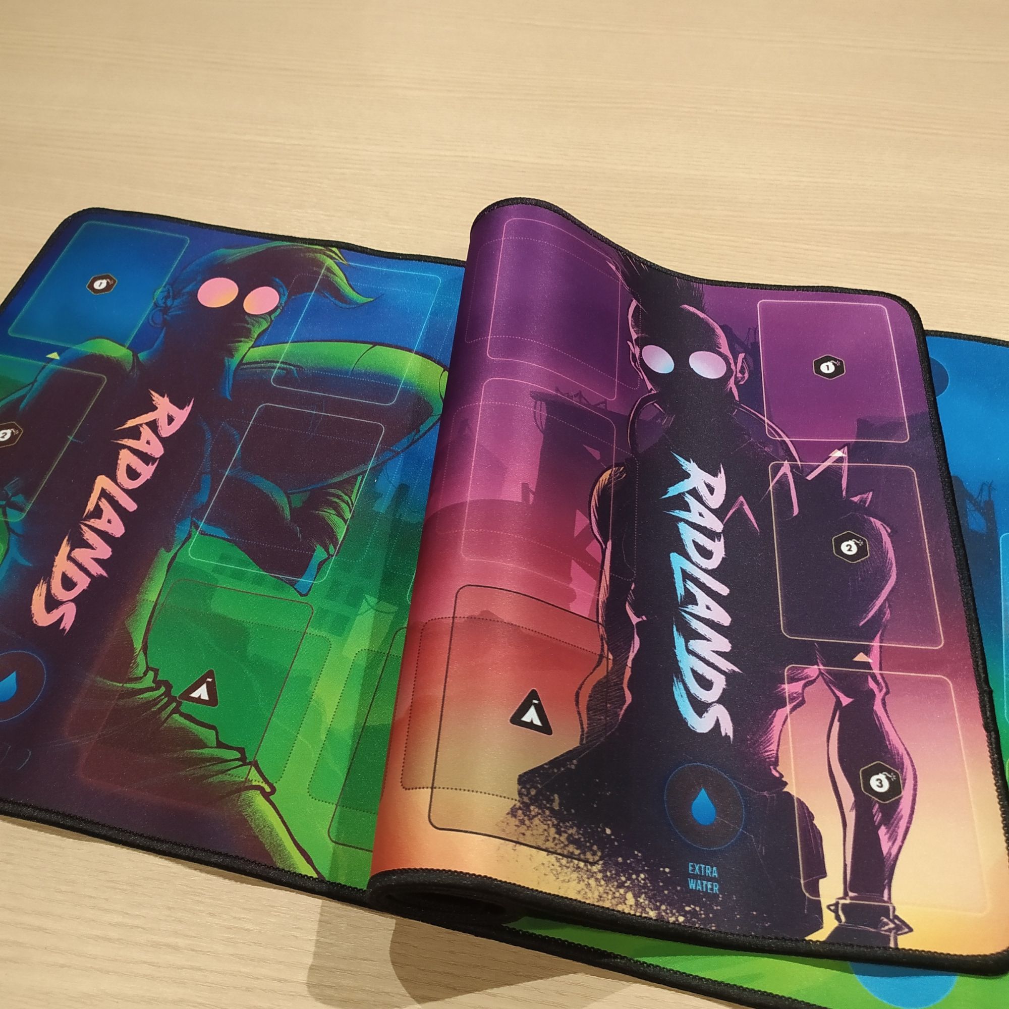 Pack Com 2 Playmats Radlands