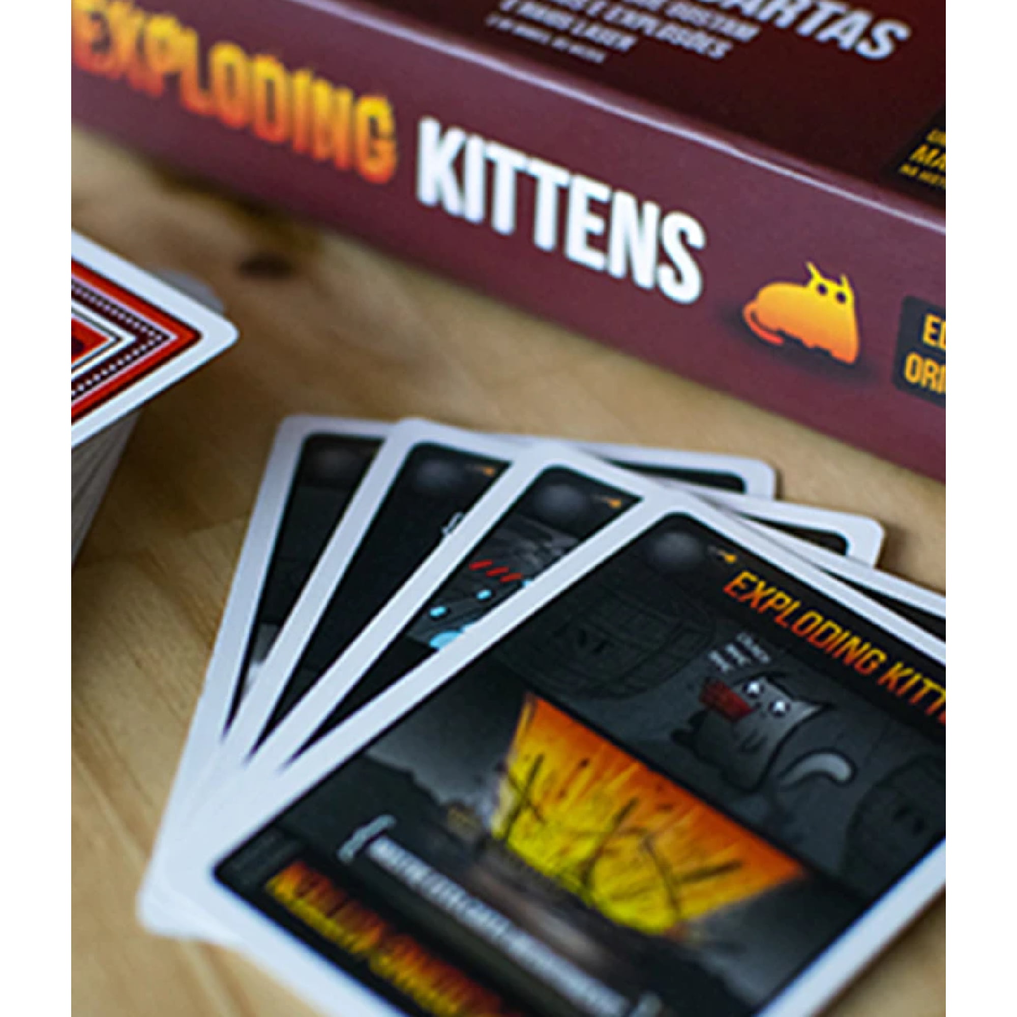 Exploding Kittens jogo de tabuleiro