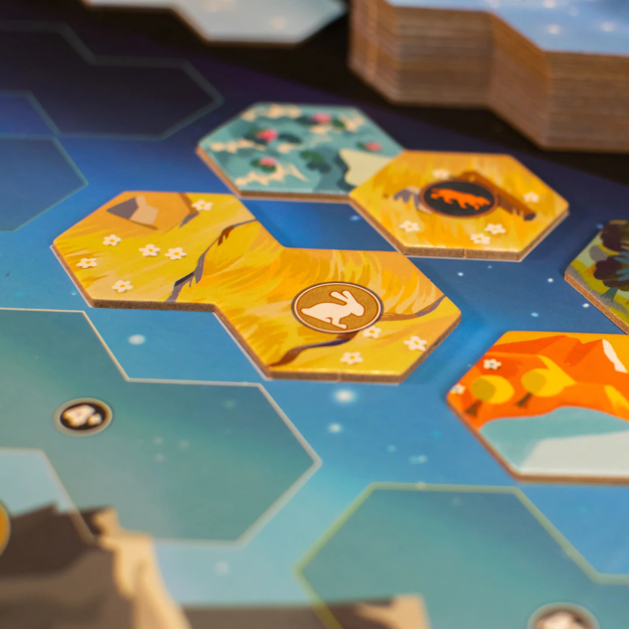 Ilha dos Dinossauros será lançado pela Meeple BR - Duas Torres