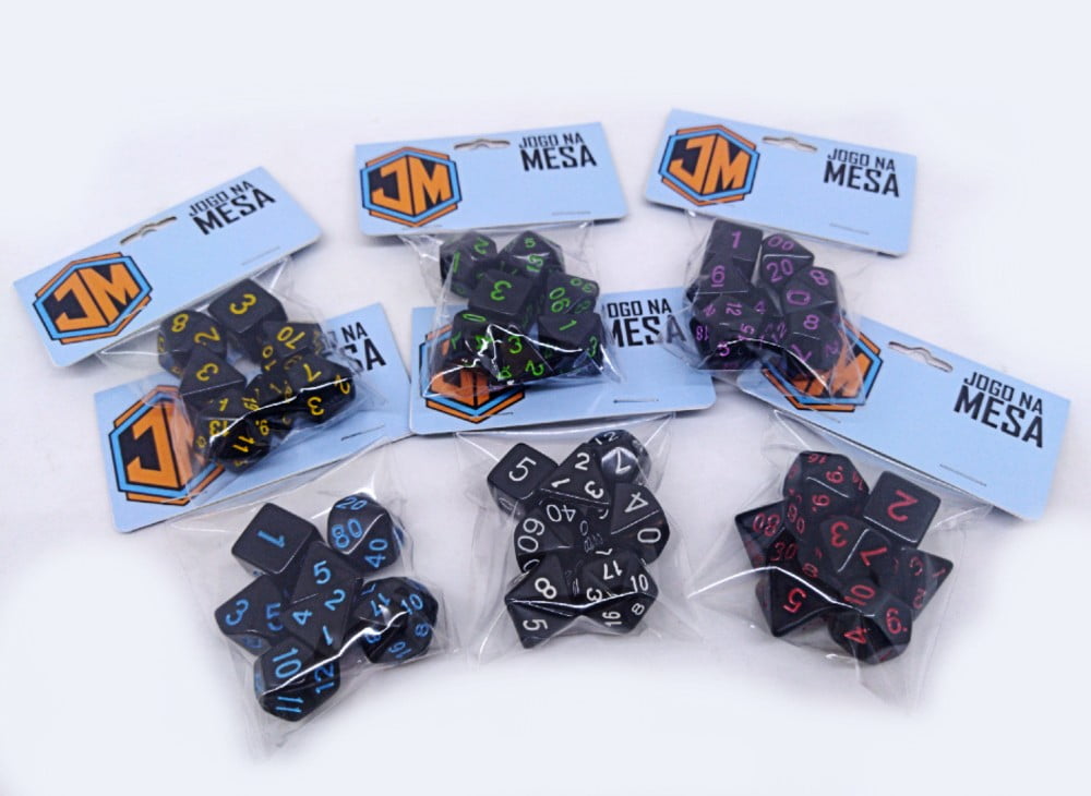 Conjunto com 7 Dados Opacos - Red Opaque Dice - Dados de RPG - Loja Terra  do Nunca