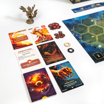 Jogo Dragon Eclipse : Academia de Mystlings – Peare vs Arboro