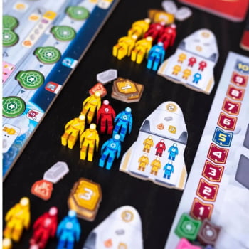 Jogo Shackleton Base + Sleeves Grátis